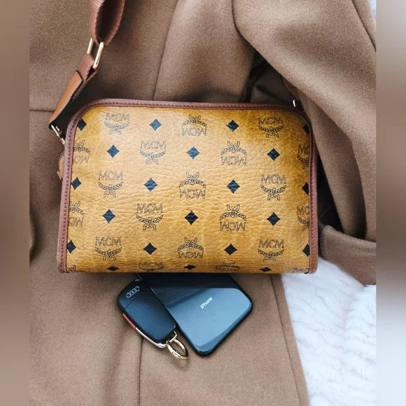 Authentic MCM Visetos Cognac Tan Vintage Crossbody Clutch WOC Shoulder Bag‎ - Picture 6 of 16